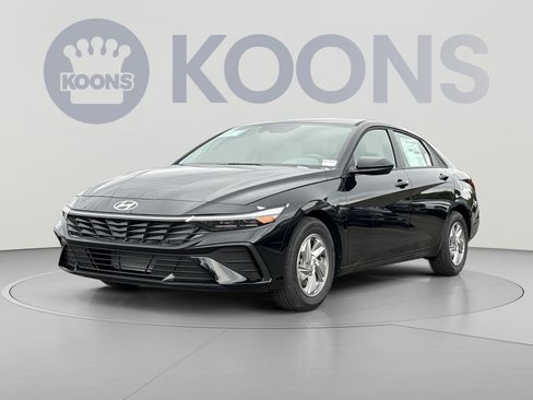 New 2026 Hyundai Elantra SE FWD image 1