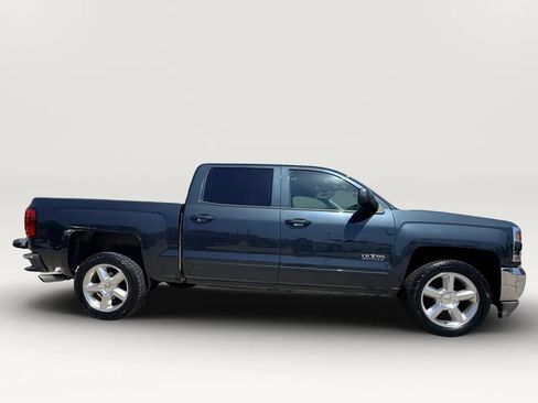 Used 2018 Chevrolet Silverado 1500 LT w/ Texas Edition RWD image 12