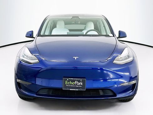 Used 2021 Tesla Model Y Long Range AWD/4WD image 2