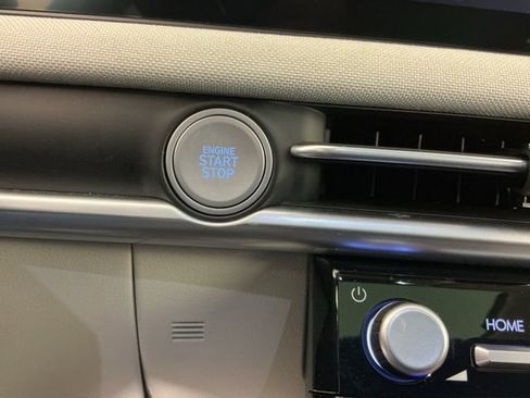 Used 2025 Hyundai Tucson Limited image 24