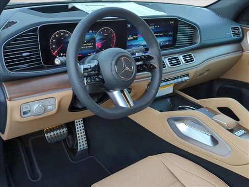 New 2026 Mercedes-Benz GLS 450 4MATIC image 3