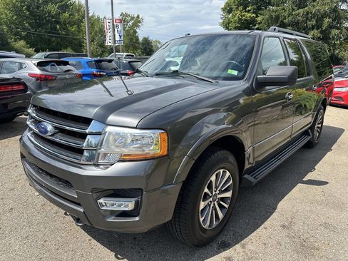 Used 2017 Ford Expedition EL XLT image 2