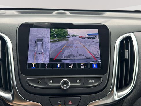 Used 2024 Chevrolet Equinox LT FWD image 11