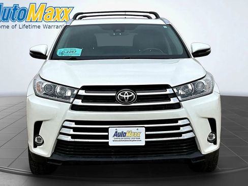 Used 2019 Toyota Highlander Limited AWD/4WD image 2