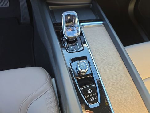 New 2026 Volvo XC60 B5 Plus w/ Protection Package Premier image 17