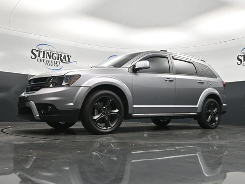 Used 2018 Dodge Journey Crossroad w/ Nav & Sun Group FWD image 19