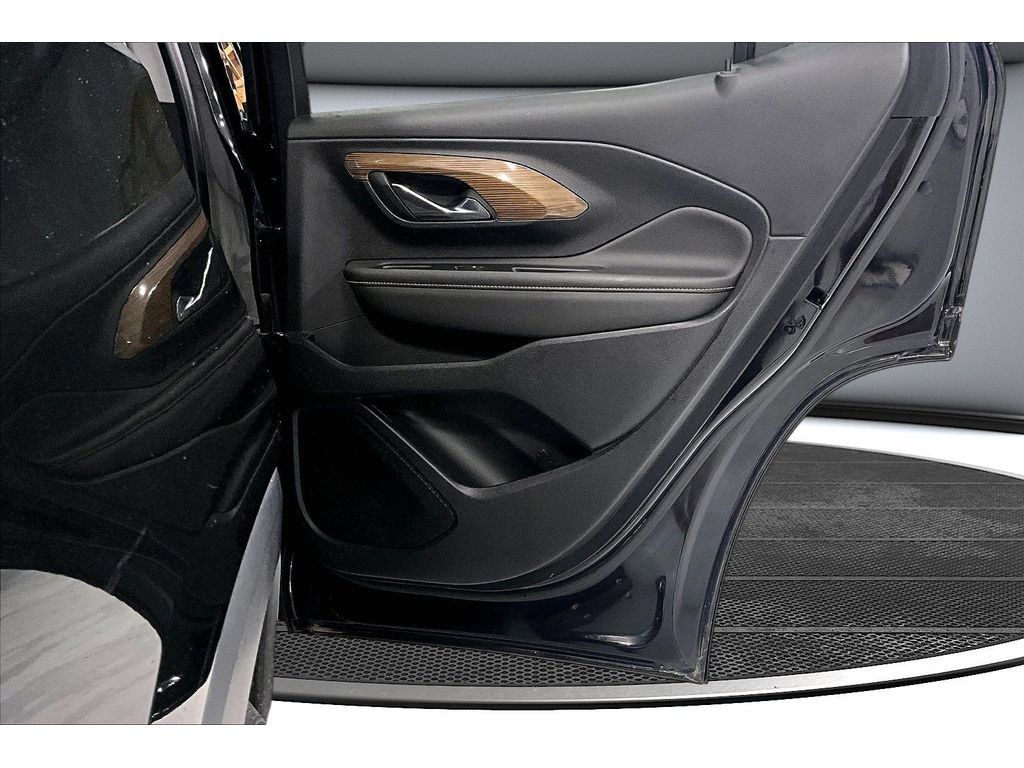 Used 2020 GMC Terrain SLE FWD image 41