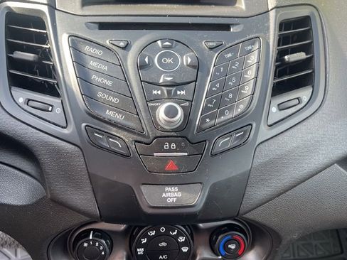 Used 2017 Ford Fiesta S image 3