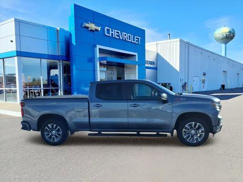 Used 2022 Chevrolet Silverado 1500 RST image 2