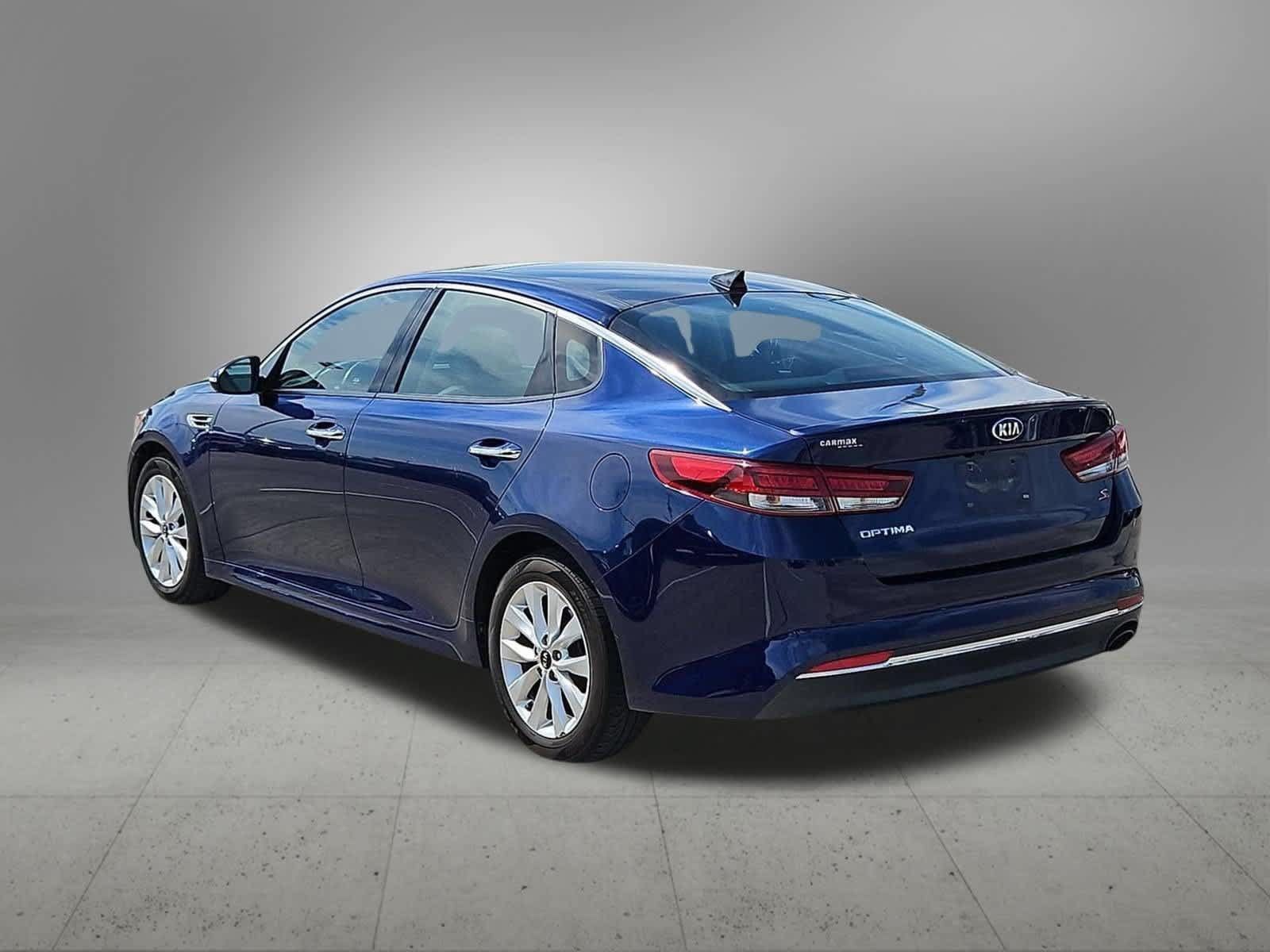 Used 2018 Kia Optima S w/ Panoramic Sunroof Package FWD image 4