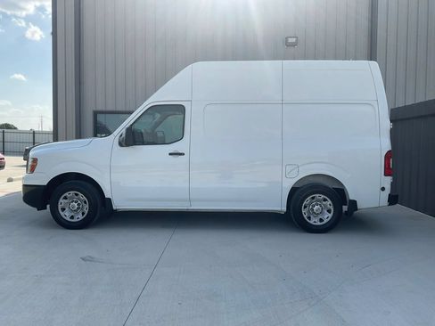 Used 2017 Nissan NV 2500 SV RWD image 5