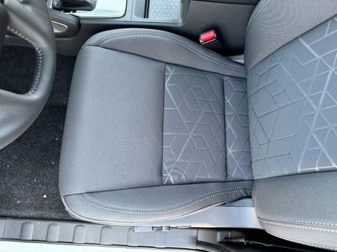 New 2025 Nissan Frontier SV w/ SV Convenience Package image 13