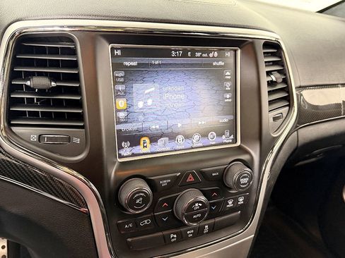 Used 2016 Jeep Grand Cherokee SRT image 29