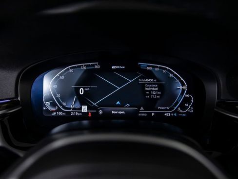 Used 2021 BMW 530e w/ M Sport Package image 26