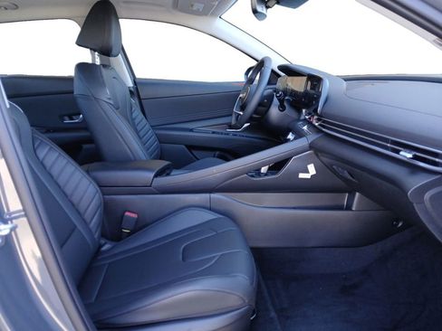 New 2026 Hyundai Elantra Limited FWD image 15