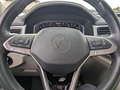 Used 2022 Volkswagen Atlas SEL Premium image 19