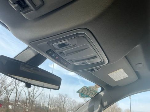 Used 2021 Chevrolet Silverado 1500 Custom image 27