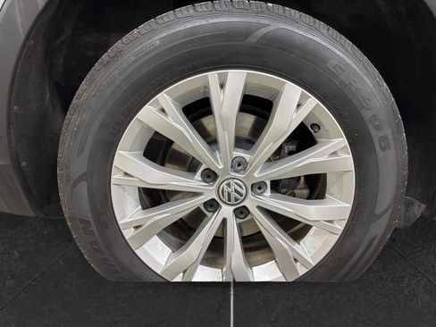 Used 2019 Volkswagen Tiguan S image 12