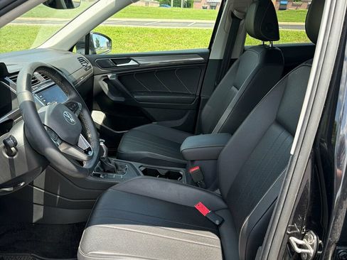 Used 2022 Volkswagen Tiguan SE FWD image 10