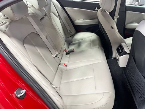 Used 2023 Genesis G70 2.0T image 28