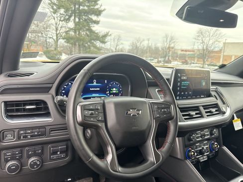 Used 2023 Chevrolet Suburban RST w/ Luxury Package image 15