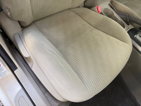 Used 2010 Toyota Corolla LE image 11