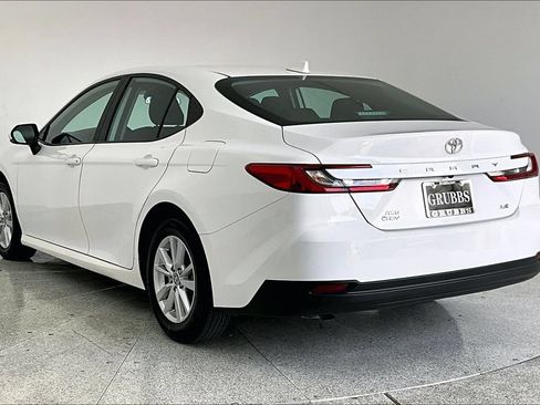 Used 2025 Toyota Camry LE AWD/4WD image 15