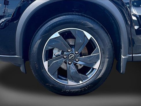 Certified 2026 Nissan Rogue SV AWD/4WD image 8
