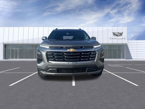 Used 2025 Chevrolet Equinox LT w/ Convenience Package II image 3
