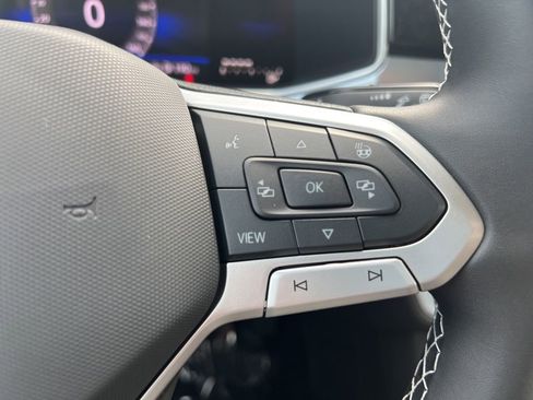 New 2025 Volkswagen Taos SE image 29