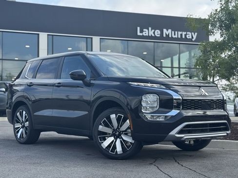 New 2025 Mitsubishi Outlander SE image 1