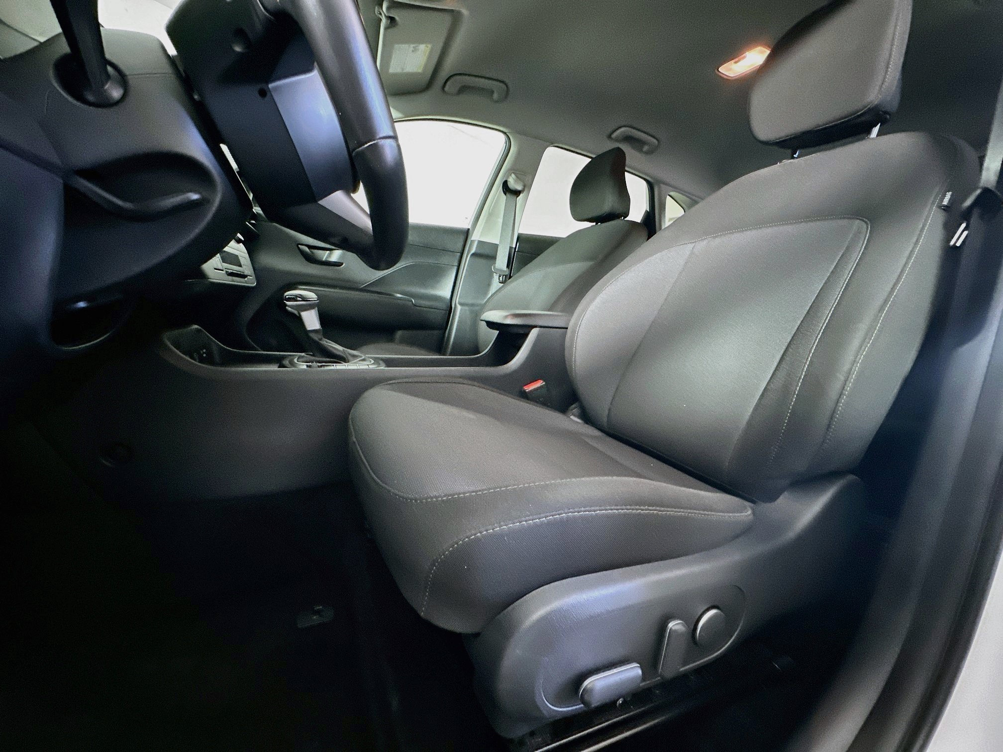 Used 2025 Hyundai Kona SEL FWD image 13