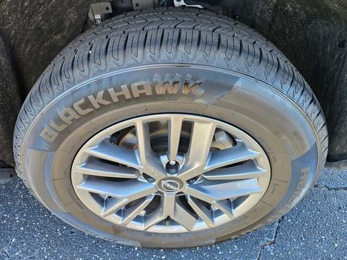 Used 2023 Nissan Rogue S image 16