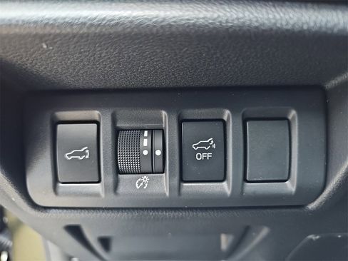 Certified 2025 Subaru Outback Limited image 27