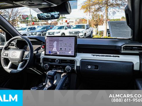 Used 2024 Toyota Tacoma TRD Off-Road image 27