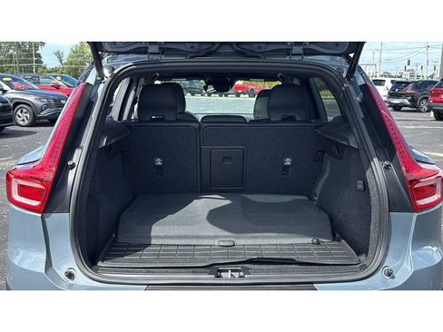 Used 2022 Volvo XC40 T5 R-Design w/ Advanced Package AWD/4WD image 7