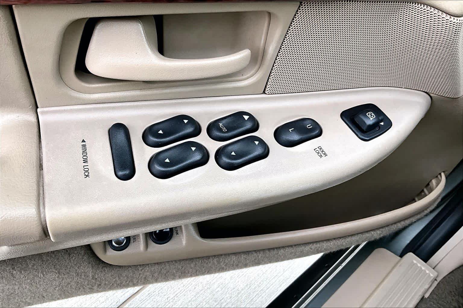 Used 2002 Mercury Grand Marquis LS RWD image 30