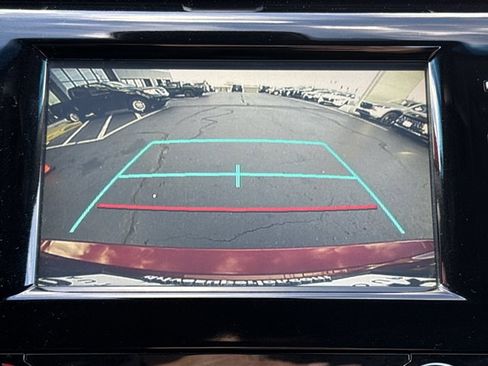 Used 2018 Toyota Camry SE image 8