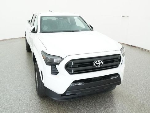 New 2025 Toyota Tacoma SR5 RWD image 32