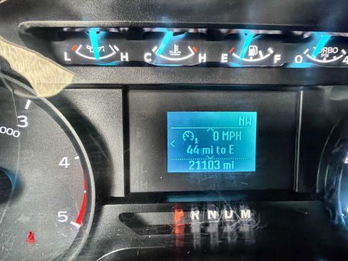 Used 2022 Ford F550 4x4 Regular Cab Super Duty image 10