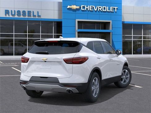New 2025 Chevrolet Blazer LT image 4