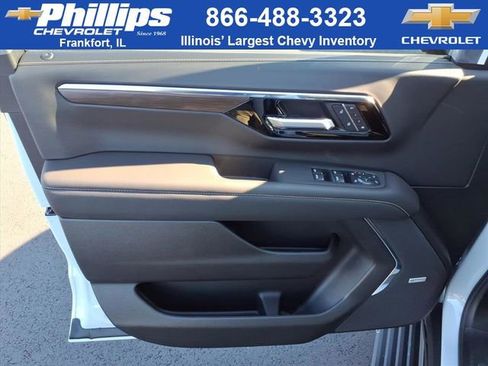 New 2026 Chevrolet Suburban Premier image 11