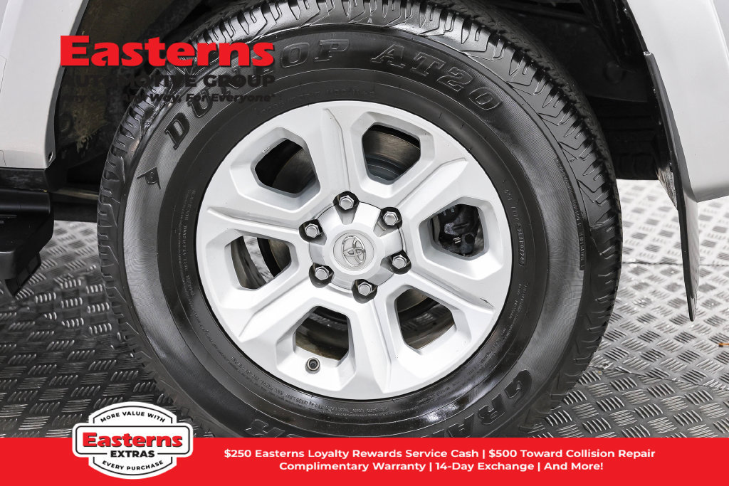 Used 2024 Toyota 4Runner SR5 AWD/4WD image 30