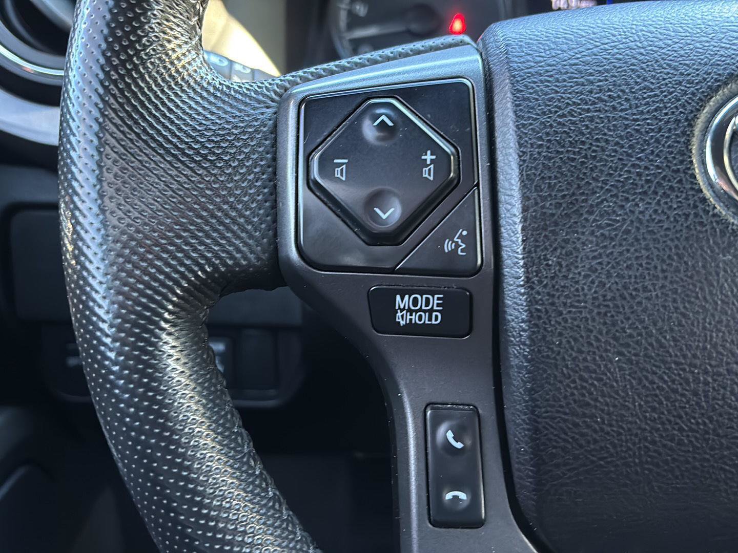 Used 2021 Toyota Tacoma TRD Sport w/ Technology Package AWD/4WD image 25