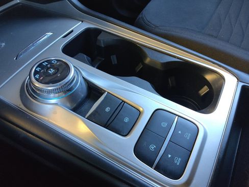 Used 2020 Ford Explorer XLT image 26