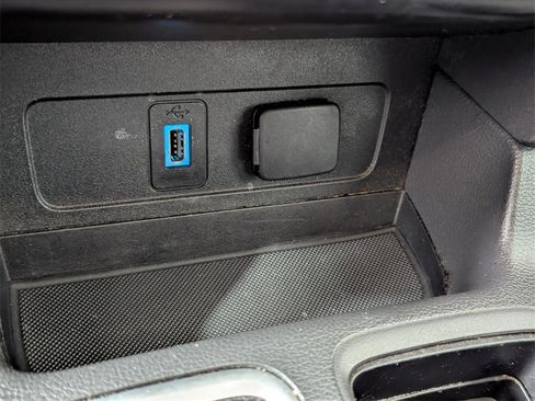 Used 2017 Ford Escape SE w/ SE Cold Weather Package image 20