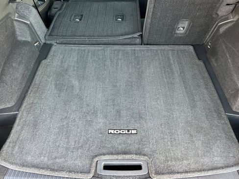 Certified 2023 Nissan Rogue SV image 17