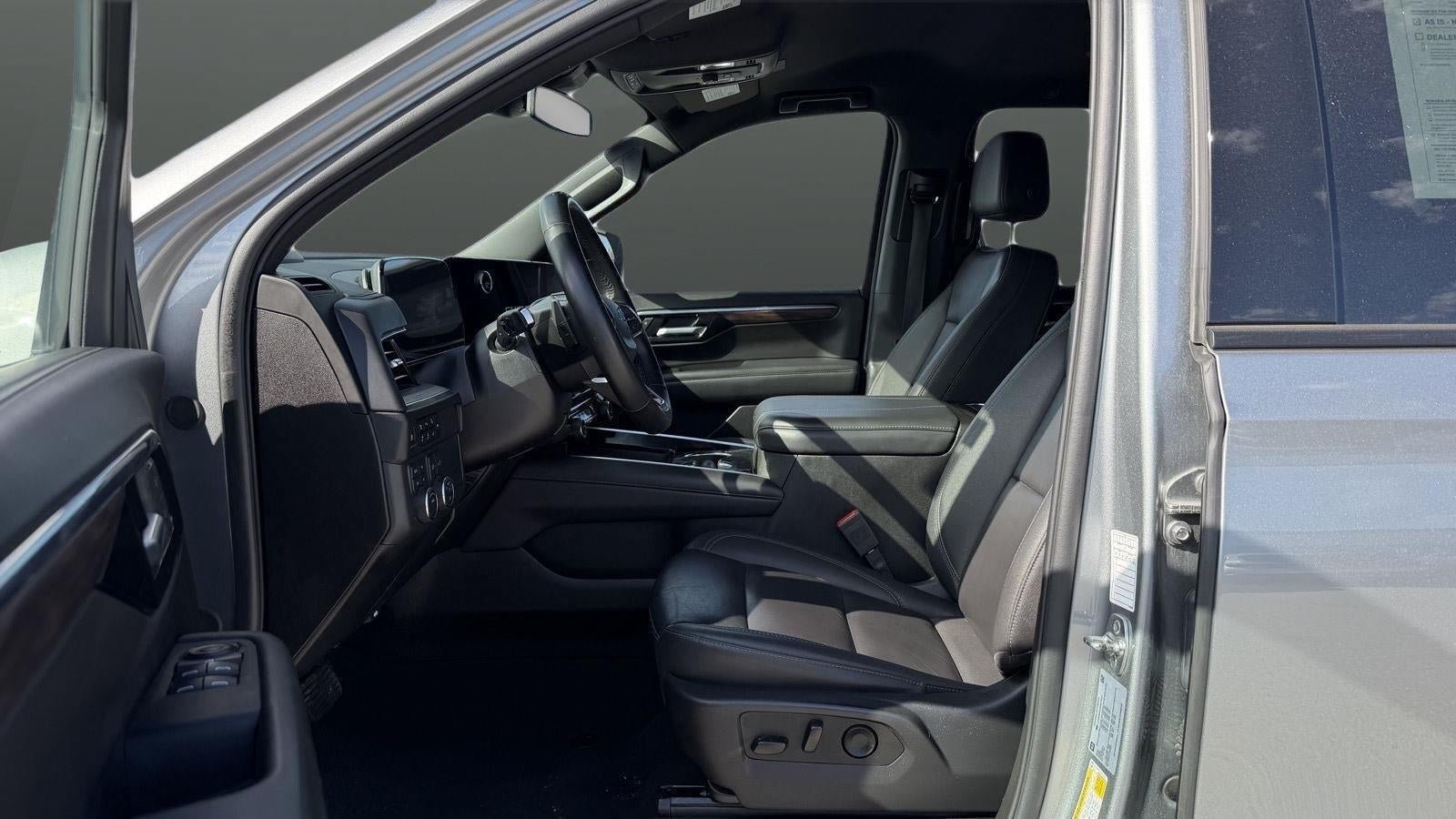 Used 2025 Chevrolet Suburban Z71 AWD/4WD image 10