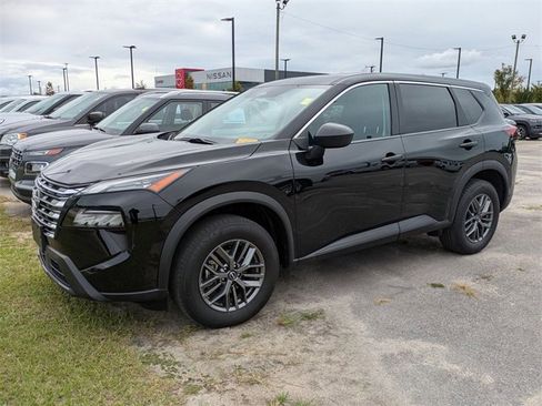 Used 2024 Nissan Rogue S image 3