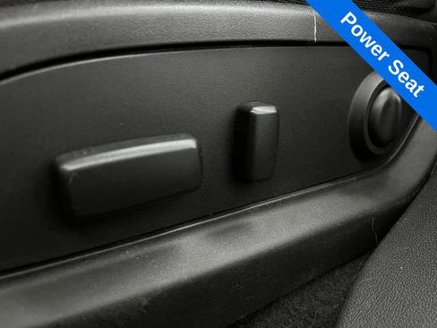 Used 2016 GMC Acadia SLE FWD image 16